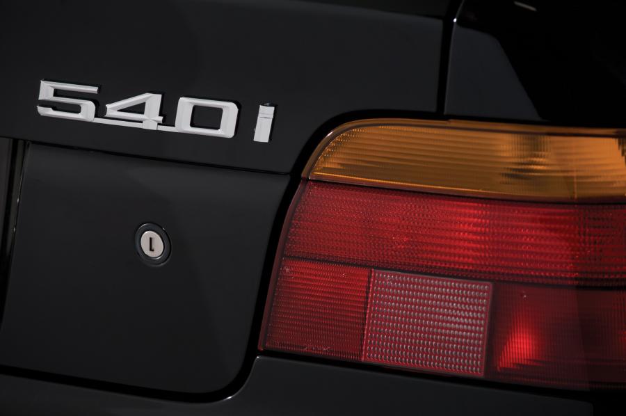  BMW 540i Sport 1997 года  (фото 6 из 8)